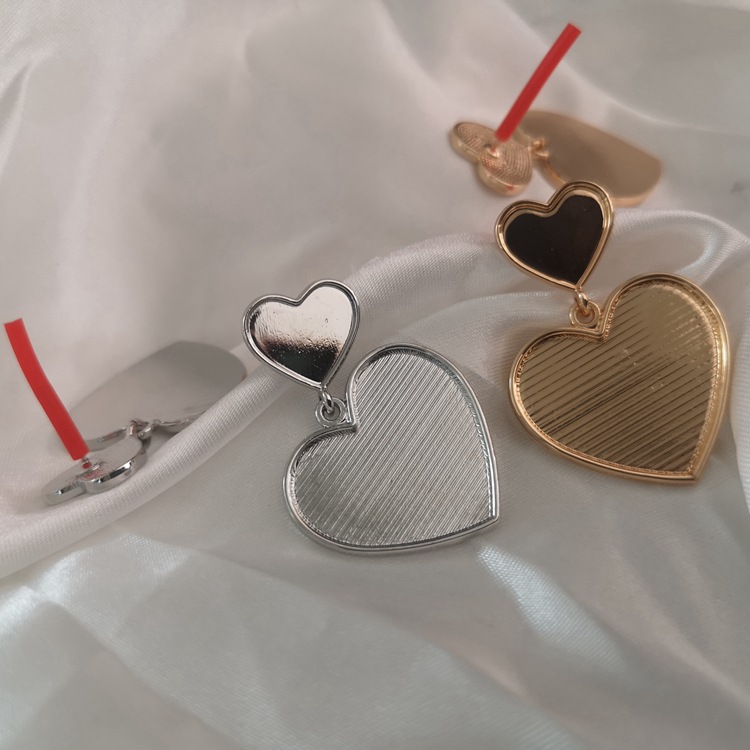 Double heart silver ear needle ear hook earrings material zinc alloy DIY accessories manufacturers